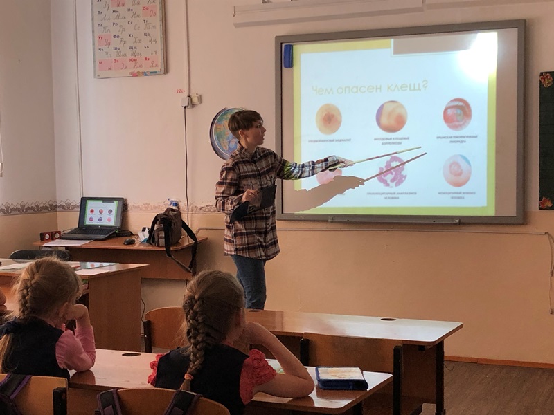 Мал клещ, да зловещ