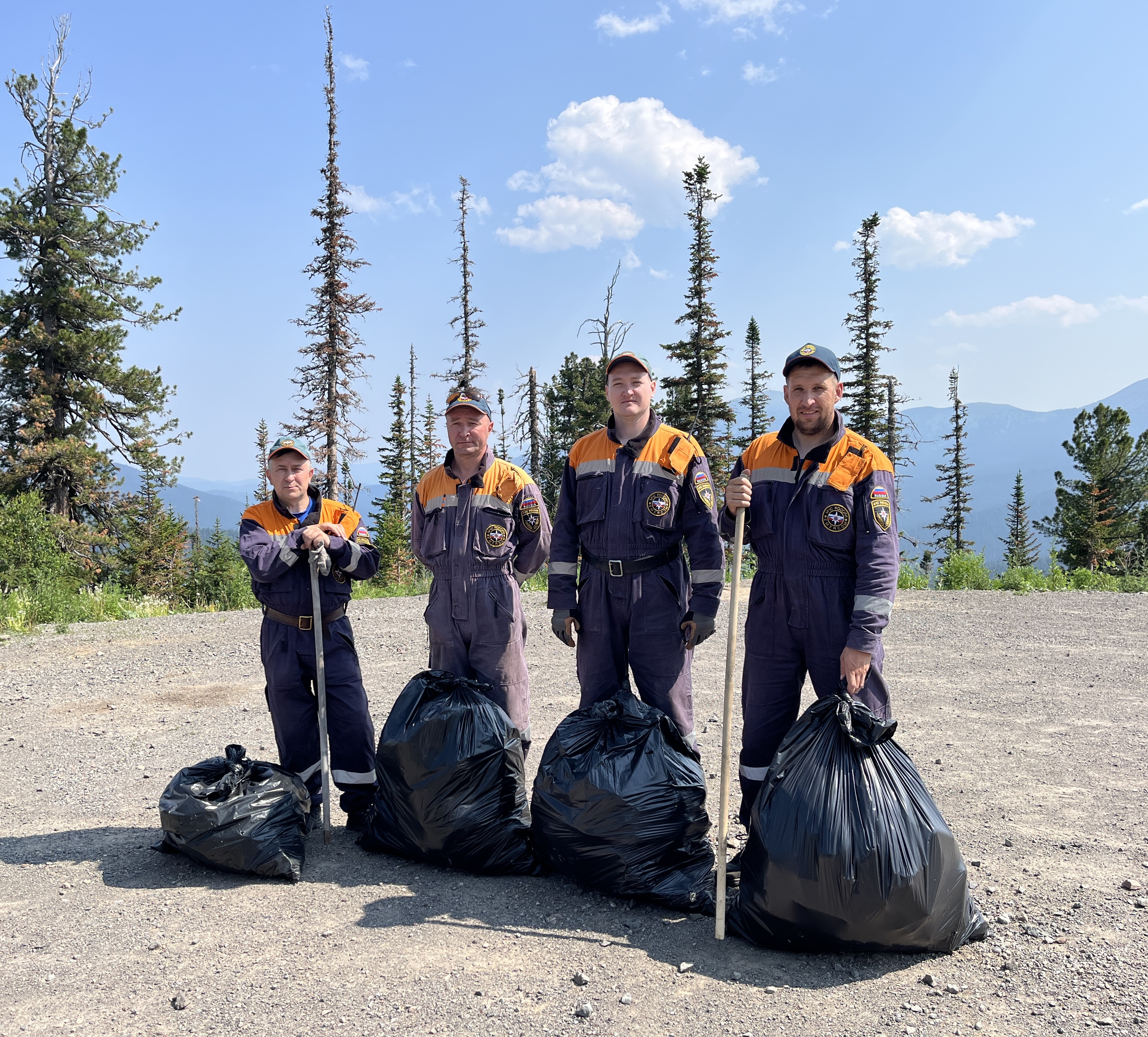 Субботник со спасателями