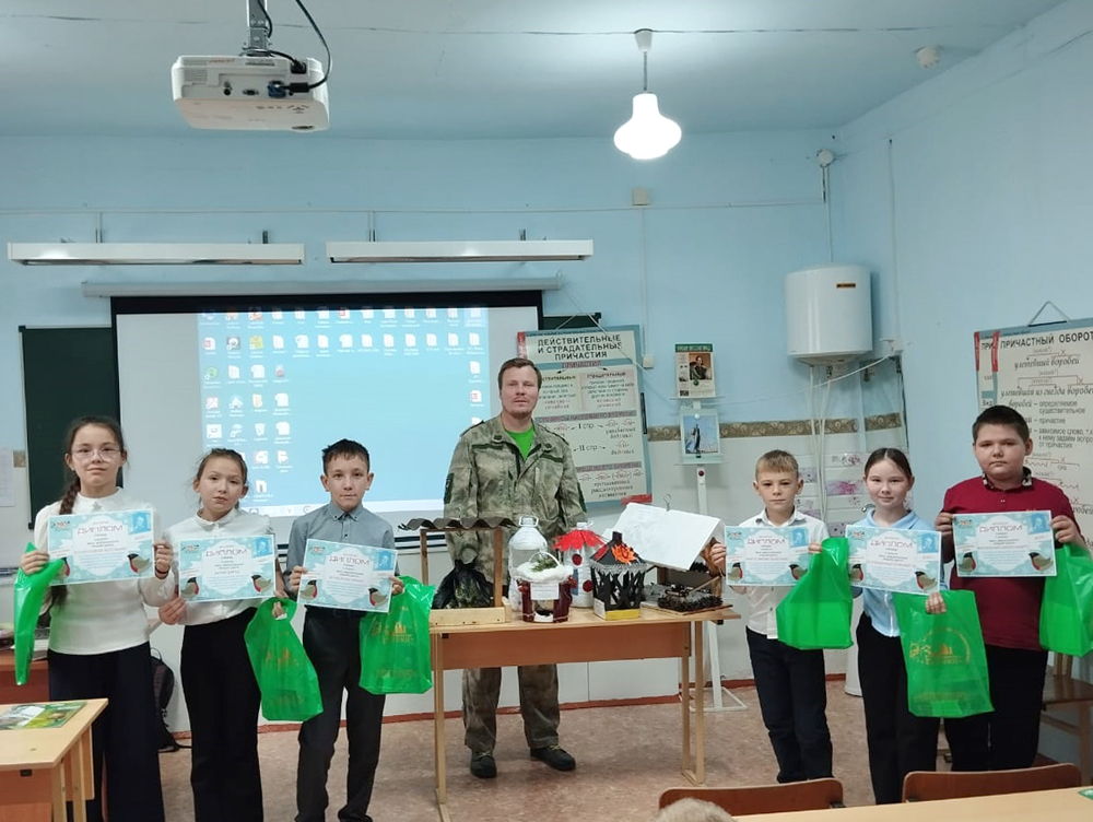 Невелика птичка-синичка